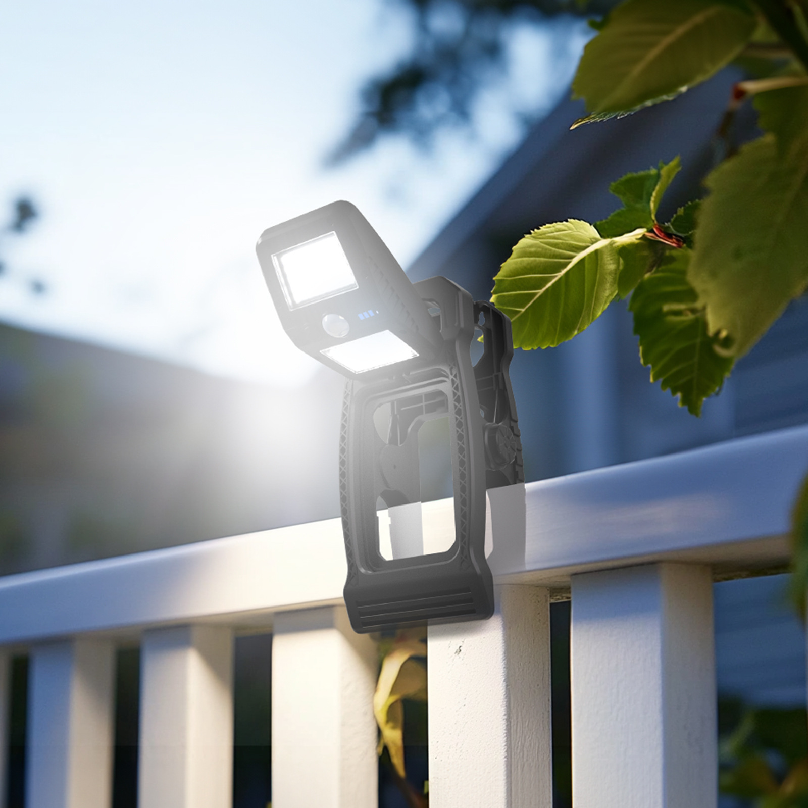 A solar-powered rechargeable L - Outdoor Lighting Options ulasan dan harga